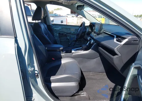 2021 Toyota Rav4 Xle Premium z USA, uszkodzony, nr VIN 2T3C1RFV5MW168431